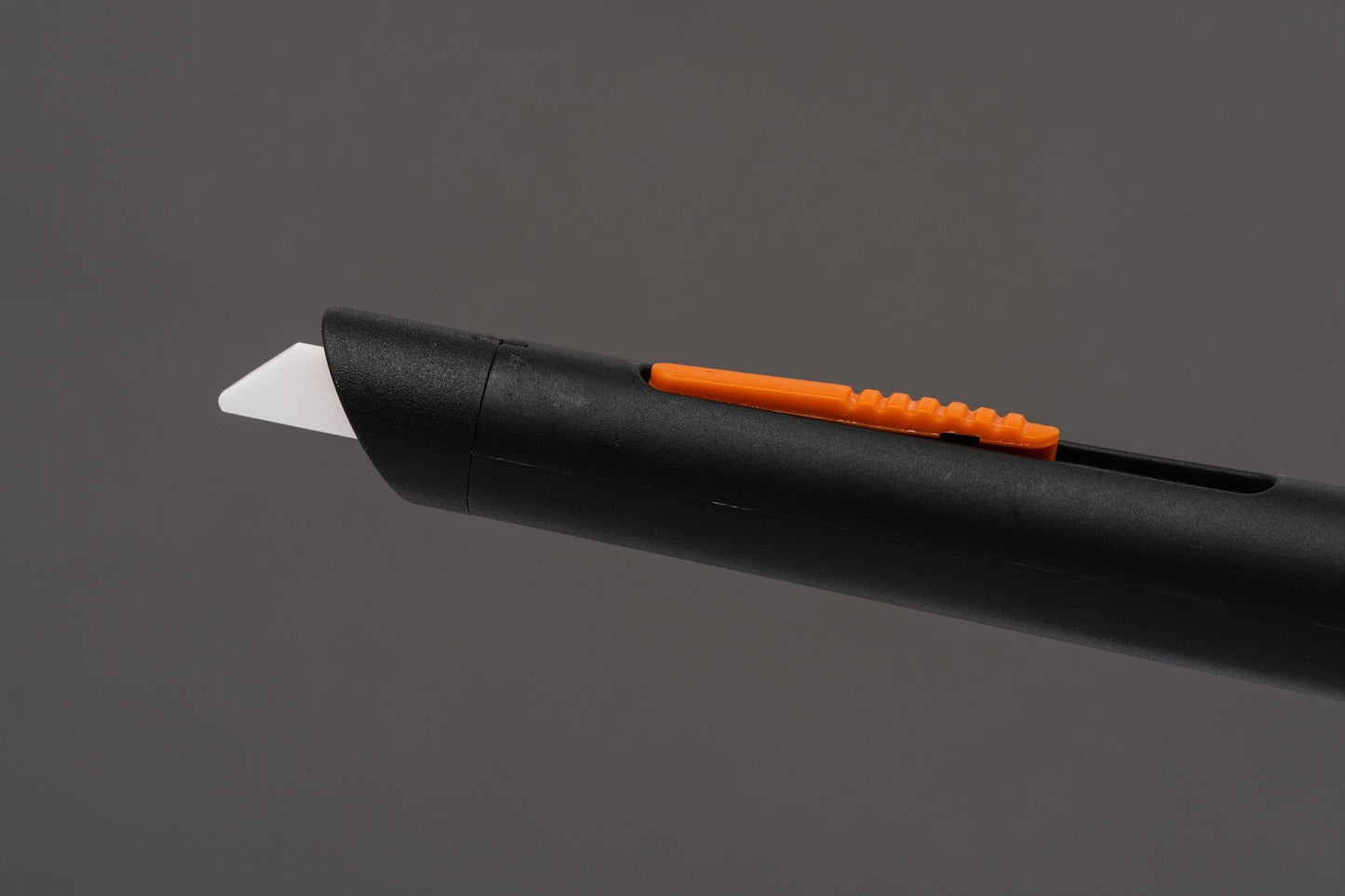 Taglierino a penna manuale